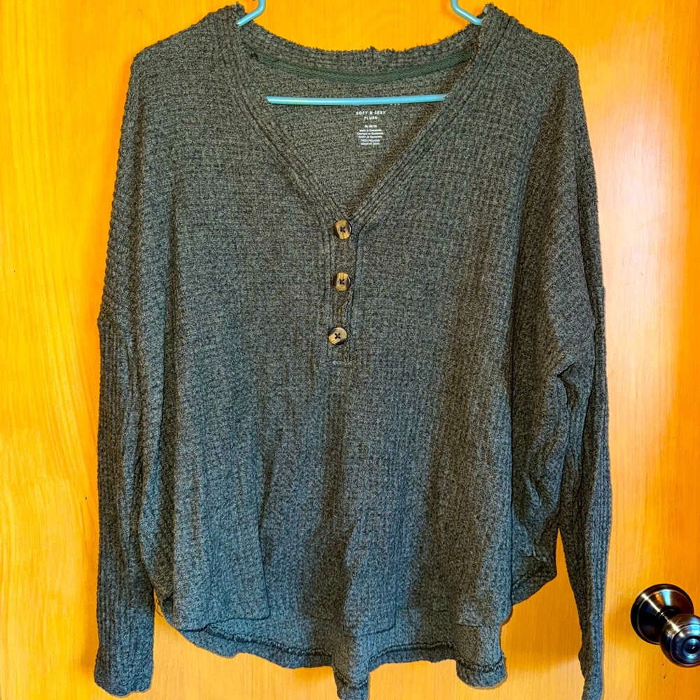 AEO Top